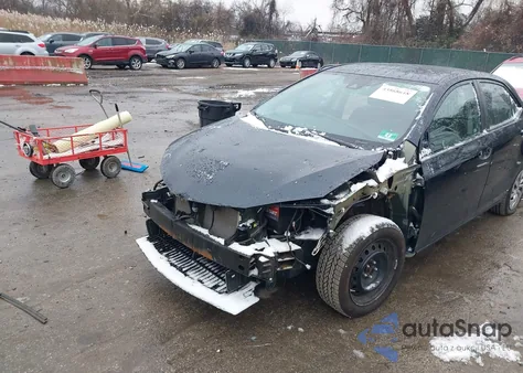 2018 Toyota Corolla Le z USA, uszkodzony, nr VIN 2T1BURHE8JC117463